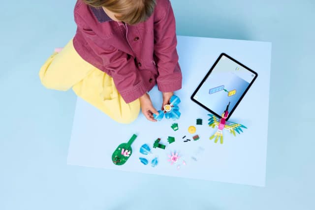 Wild Animals: Colorful Hummingbird - Image 3