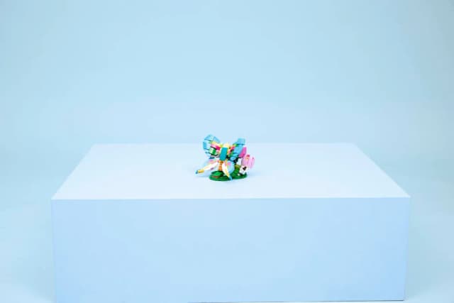 Wild Animals: Colorful Hummingbird - Image 8