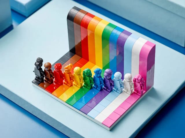 Everyone Is Awesome - Image 7