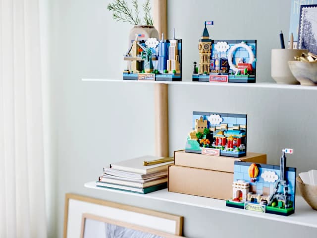 London Postcard - Image 2