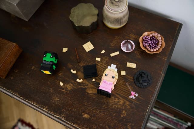 Elphaba & Glinda Figures - Image 4