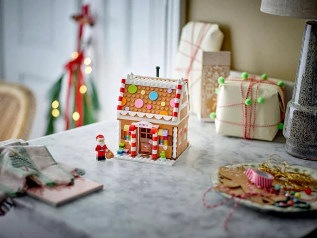 Festive Gingerbread House - Image 10