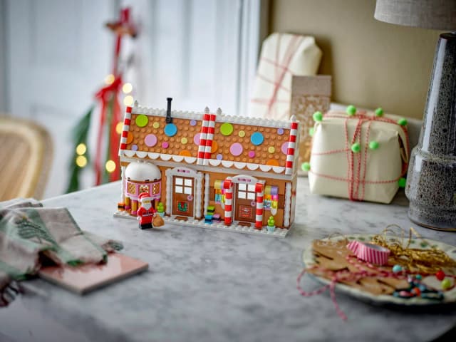 Festive Gingerbread House - Image 9