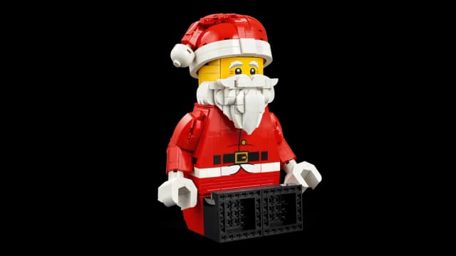 Up-Scaled Santa Minifigure - Image 7