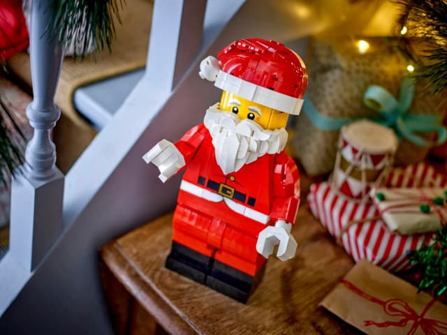 Up-Scaled Santa Minifigure - Image 2