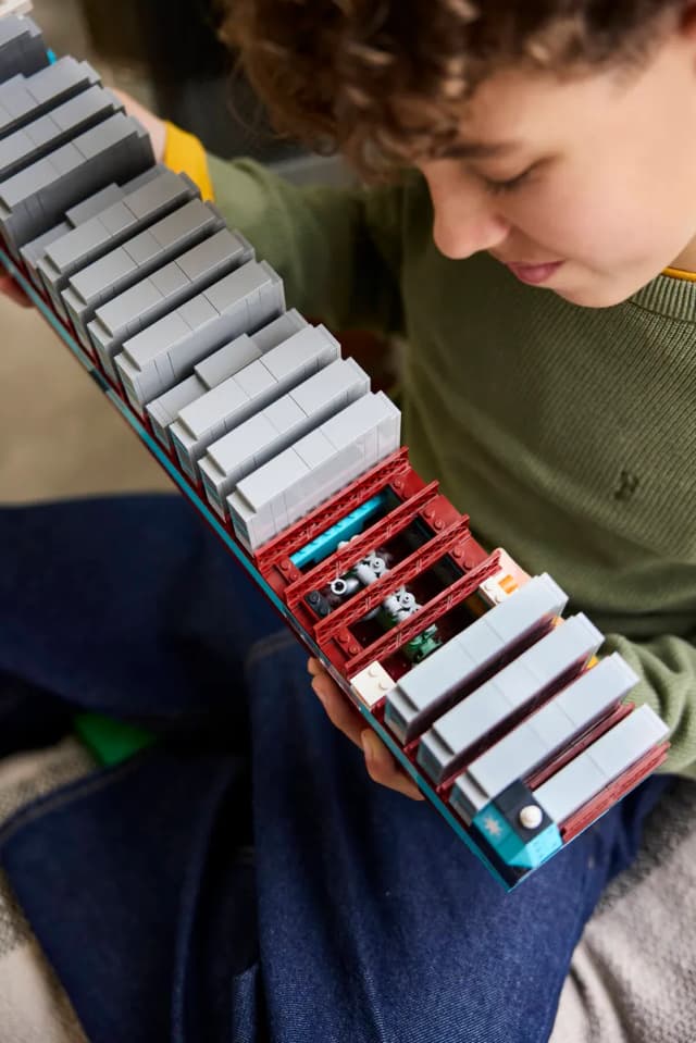 Maersk Dual-Fuel Container Vessel - Image 11