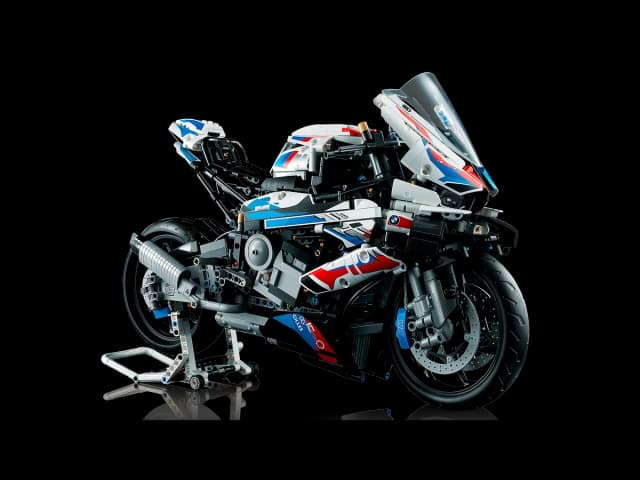 BMW M 1000 RR - Image 2