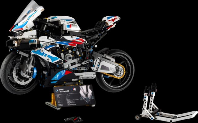 BMW M 1000 RR - Image 1