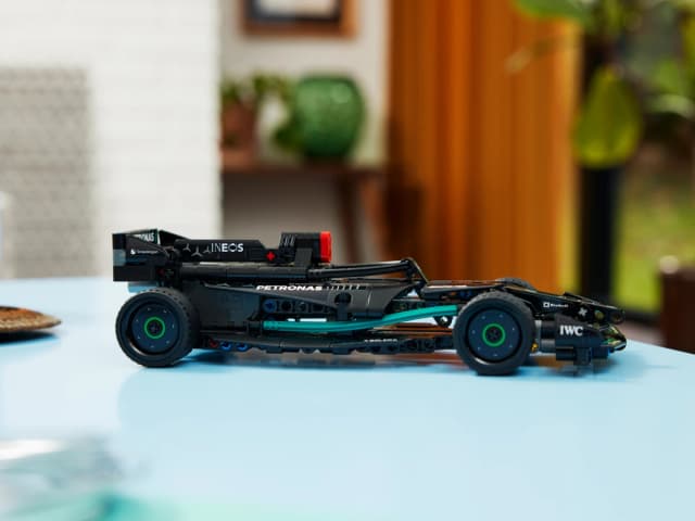 Mercedes-AMG F1 W14 E Performance Pull-Back - Image 7