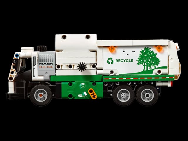 Mack® LR Electric Garbage Truck - Image 7