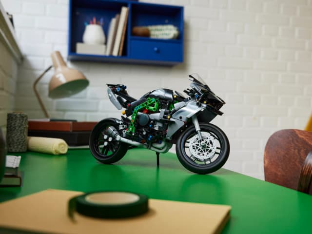 Kawasaki Ninja H2R Motorcycle - Image 5