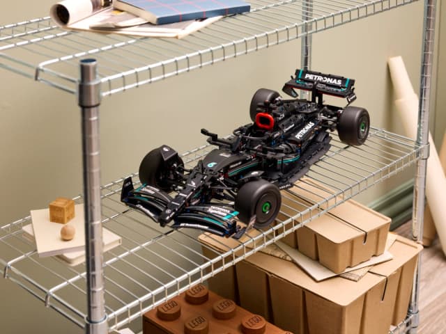 Mercedes-AMG F1 W14 E Performance - Image 4