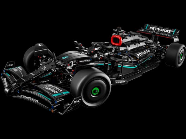 Mercedes-AMG F1 W14 E Performance - Image 2