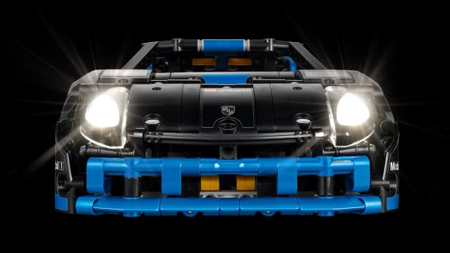 Porsche GT4 e-Performance Race Car - Image 12