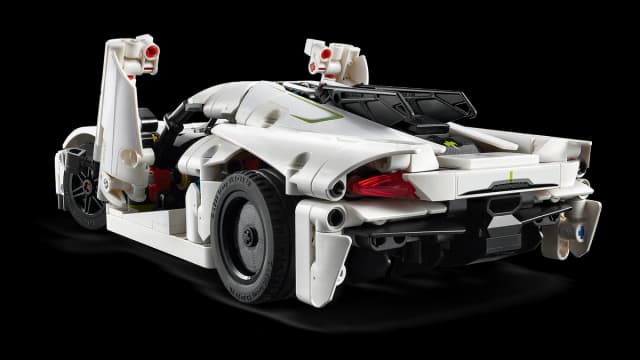Koenigsegg Jesko Absolut White Hypercar - Image 8