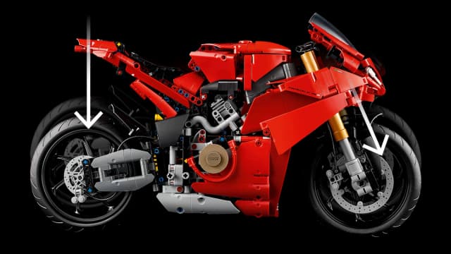 Ducati Panigale V4 S Motorcycle - Image 2