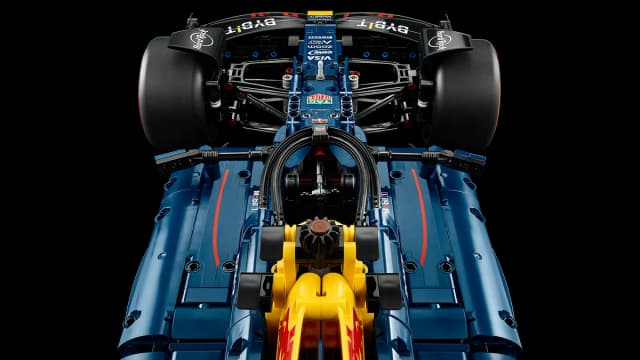 Oracle Red Bull Racing RB20 F1 Car - Image 11