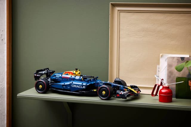Oracle Red Bull Racing RB20 F1 Car - Image 6