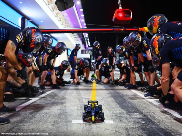 Oracle Red Bull Racing RB20 F1 Car - Image 9