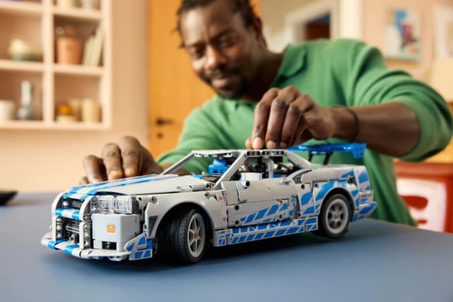 2 Fast 2 Furious Nissan Skyline GT-R (R34) Car - Image 5