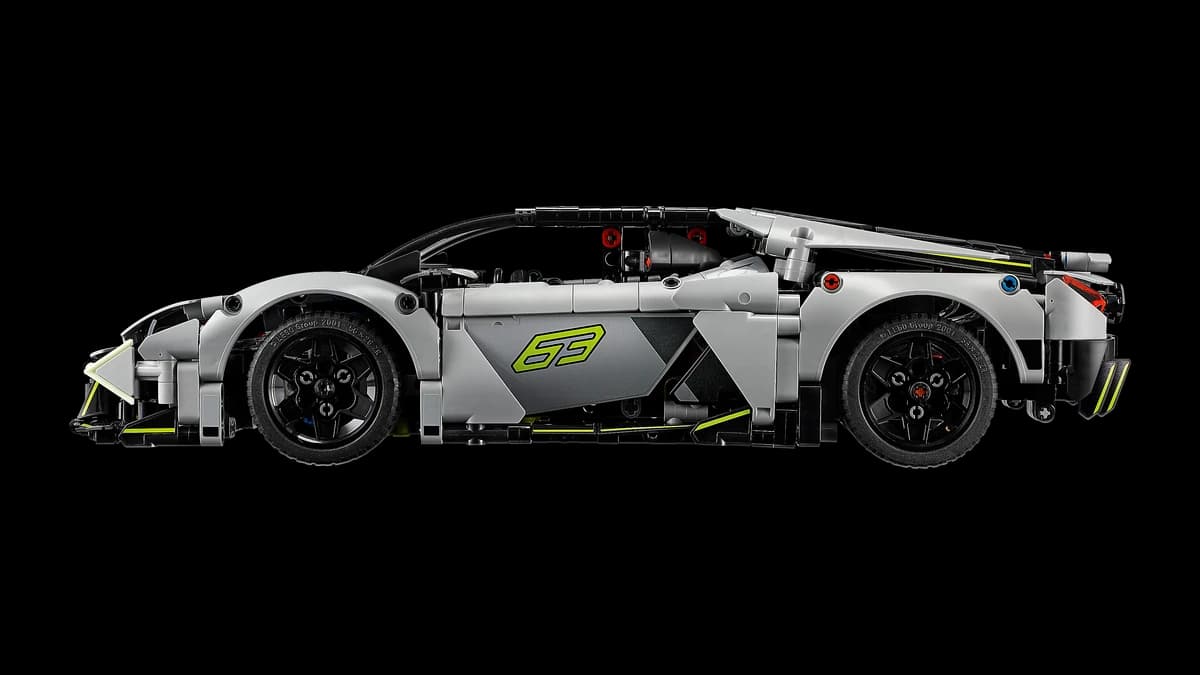 Lamborghini Revuelto Super Sports Car