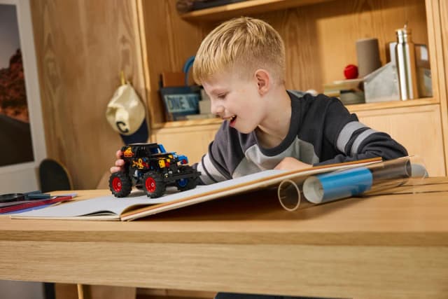 Monster Jam™ Grave Digger™ Fire and Ice - Image 5