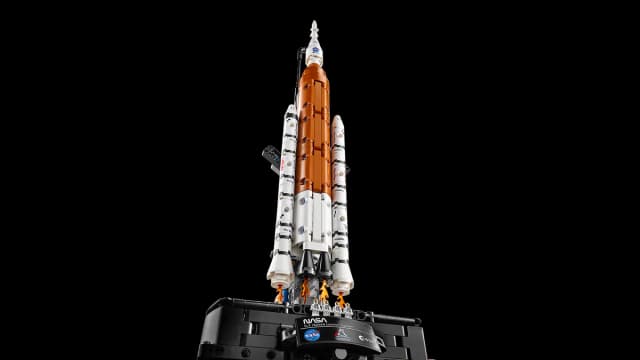 NASA Artemis Space Launch System Rocket - Image 9