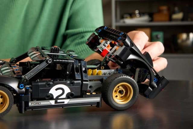 1966 Ford GT40 MKII Race Car - Image 3