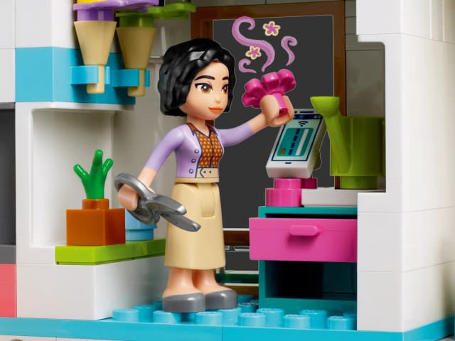 Heartlake City Shopping Mall - Image 2