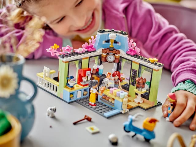 Heartlake City Café - Image 7