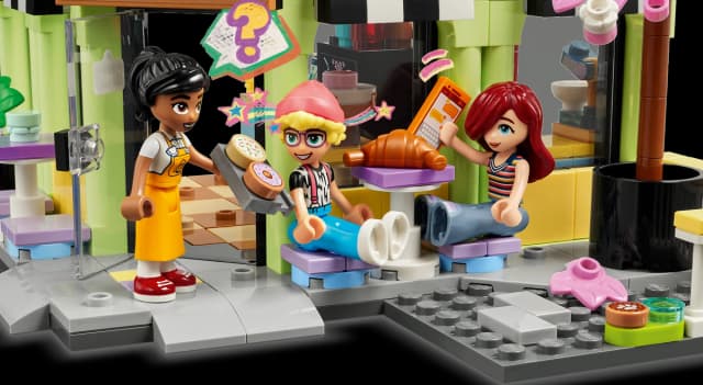 Heartlake City Café - Image 8