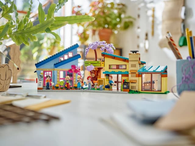Olly and Paisley's Family Houses - Image 6