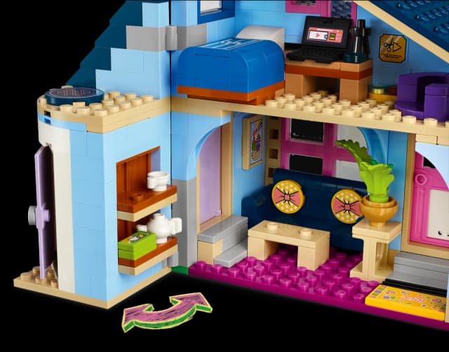 Olly and Paisley's Family Houses - Image 7