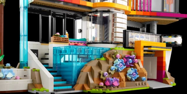Andrea's Modern Mansion - Image 7