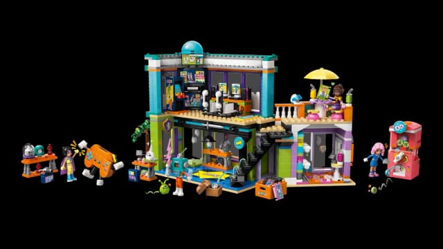 Comic Book and Game Store - Image 10