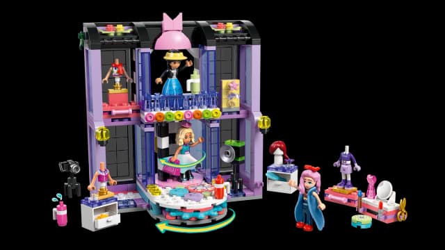 Heartlake City Fashion Show - Image 8