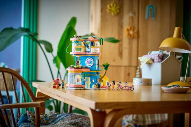 Heartlake City Friends Club House - Image 6