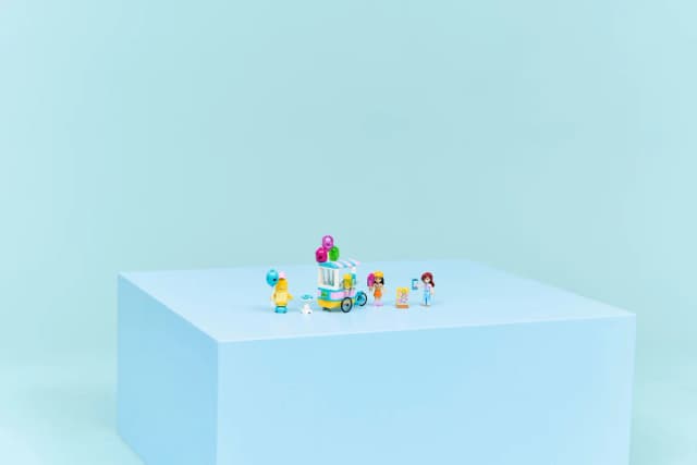 Ice Cream & Balloon Stand - Image 6