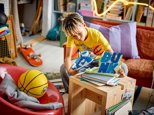 Nike Dunk x LEGO® Set - Image 8
