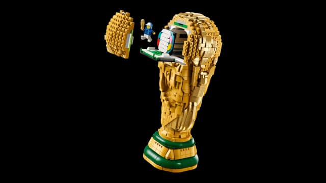 FIFA World Cup™ Official Trophy - Image 5