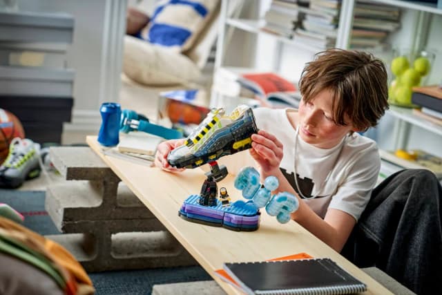 Nike Air Max 95 x LEGO® Set - Image 9