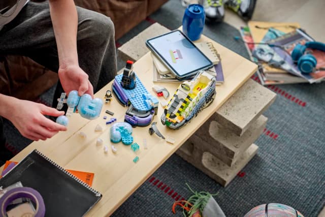 Nike Air Max 95 x LEGO® Set - Image 8