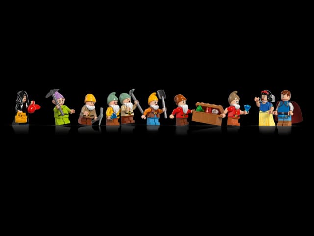 Snow White and the Seven Dwarfs' Cottage - Image 12