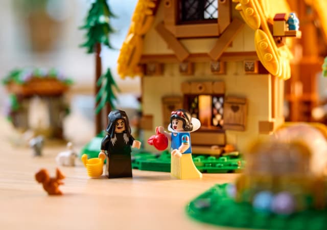 Snow White and the Seven Dwarfs' Cottage - Image 13