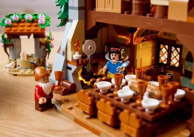 Snow White and the Seven Dwarfs' Cottage - Image 4
