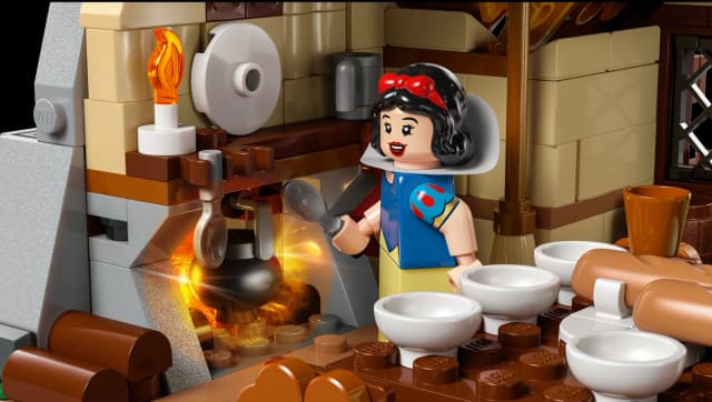 Snow White and the Seven Dwarfs' Cottage - Image 11