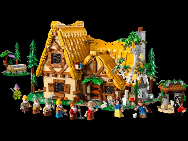Snow White and the Seven Dwarfs' Cottage - Image 2