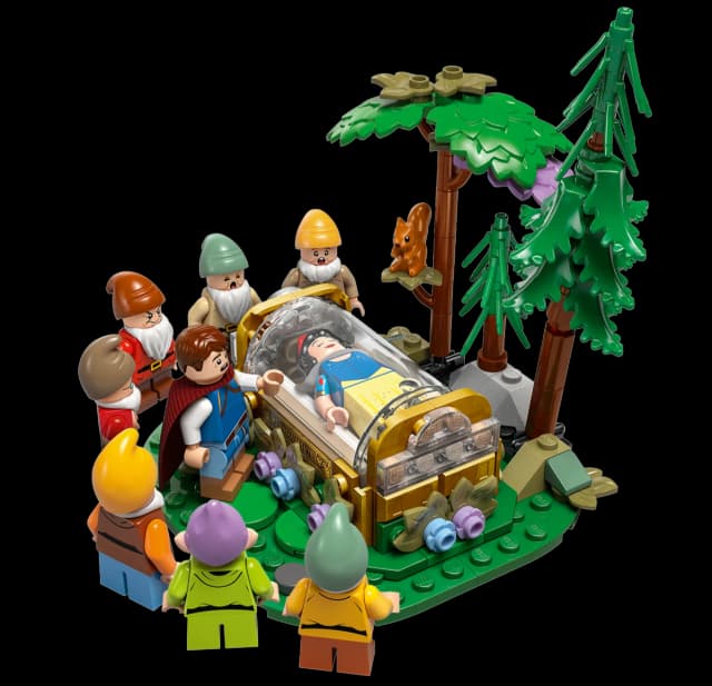 Snow White and the Seven Dwarfs' Cottage - Image 5