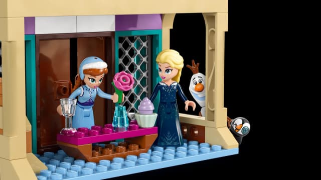 Arendelle Frozen Castle - Image 9