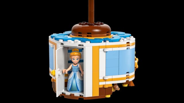 Cinderella's Dress - Image 10